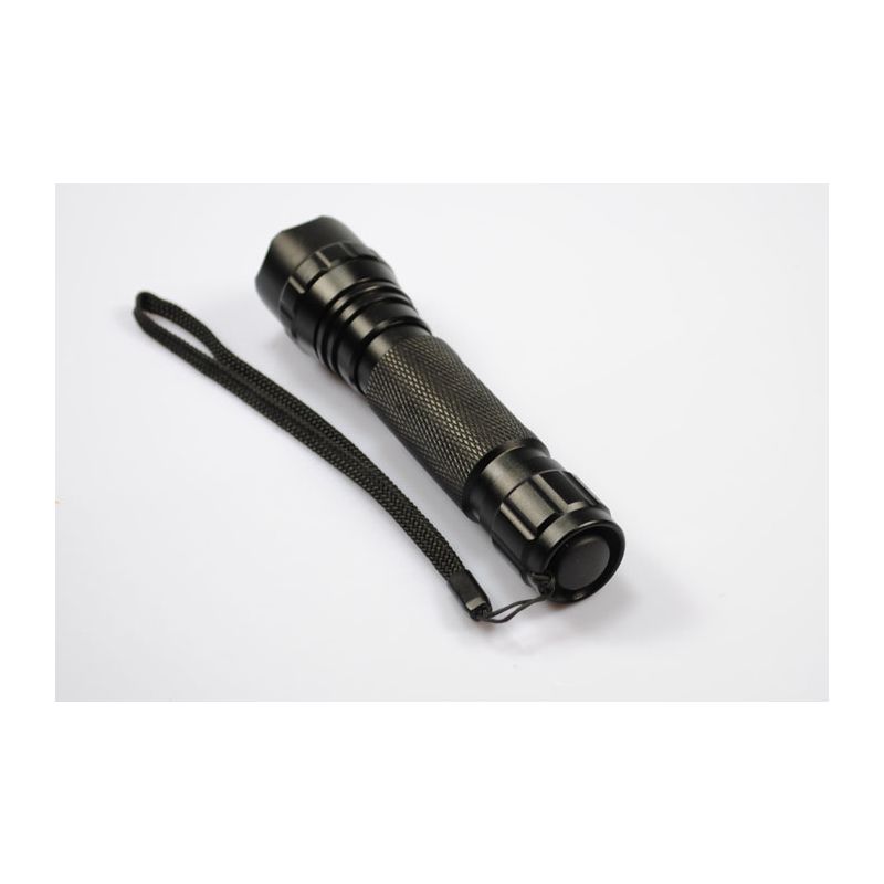 Utforska Ultrafire WF-501B U2 LED-ficklampa 1300 lumen fem lägen perfekt för camping äventyr och nödsituationer