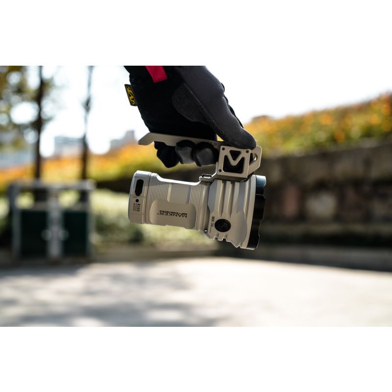 Manker MK38 mångsidig LED-ficklampa med 8x XHP70.2 41500 lumen långt kastavstånd avancerad digital optik