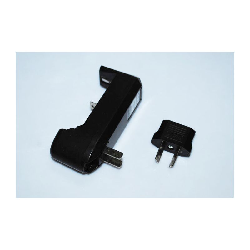 UltraFire Singelcellsladdare för 18650 16340 AA AAA CR123A uppladdningsbart batteri mångsidig och bärbar