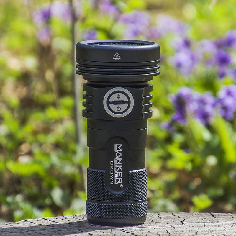 Manker CROWN 5000 lumen 900 meter strålavstånd högprestanda LED zoombar ficklampa utomhusutrustning