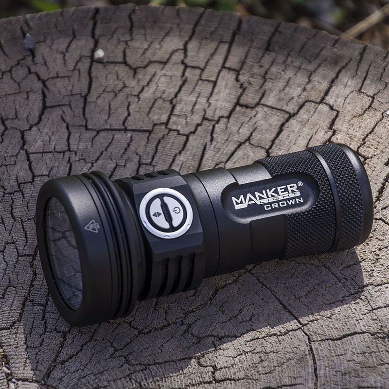 Manker CROWN 5000 lumen 900 meter strålavstånd högprestanda LED zoombar ficklampa utomhusutrustning