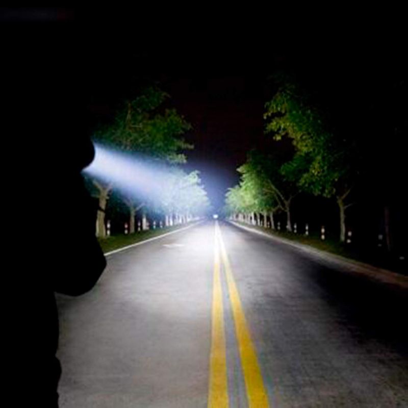 Upptäck SKY RAY LED-ficklampa 15000 lumen uppladdningsbar USB Typ-C robust utomhusficklampa campingutrustning