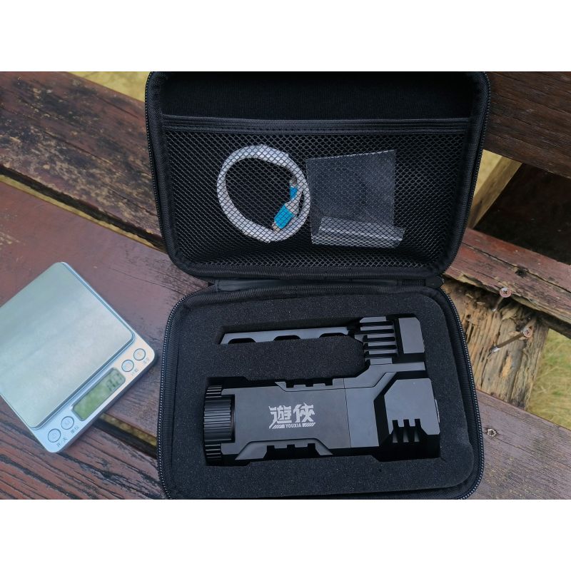 Manker Ranger MK39 II kombination spotlight hållbar ficklampa med LED-teknologi perfekt för utomhusbelysning