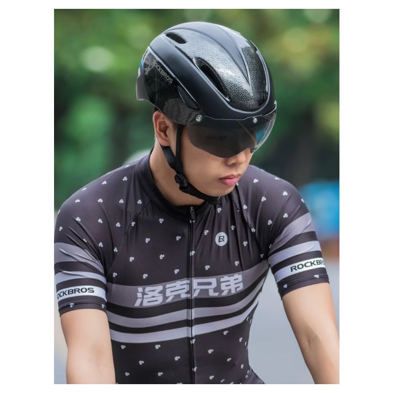 ROCKBROS Cykelhjälm med LED-ljus Uppladdningsbar hjälm Reflekterande yta Ultralätt design Säkerhet Cykling