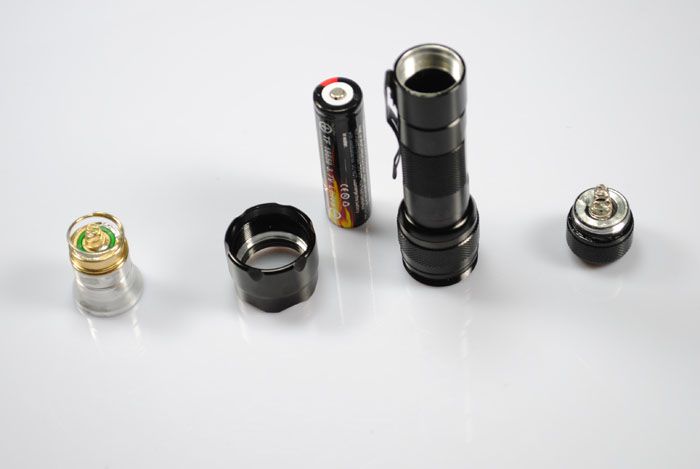 Ultrafire WF-502B LED-ficklampa 1300 lumen svart 1-läge för friluftsliv hållbar konstruktion bärbar