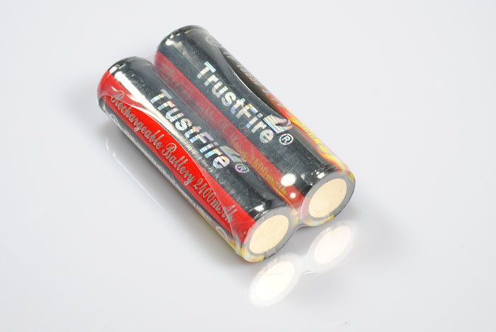 Trustfire 18650 skyddade batterier 2400mAh Li-ion för elektroniska enheter miljövänlig uppladdningsbart batteri