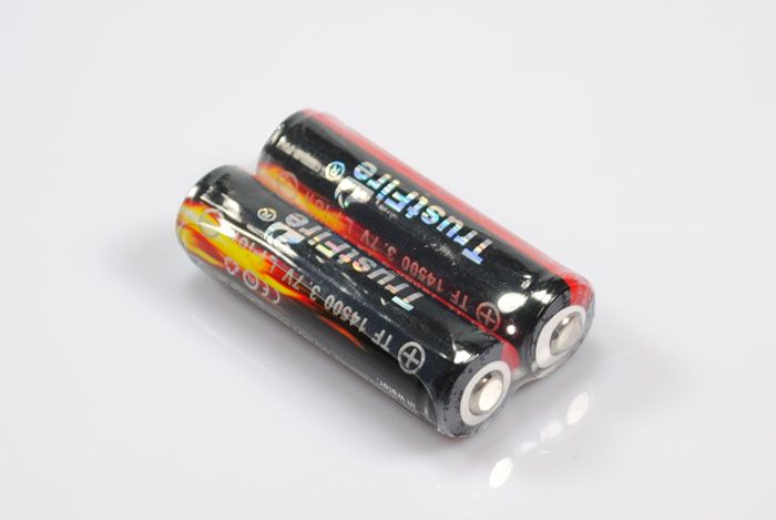 Trustfire Skyddad 3.7V 900mAh Li-Ion Batteri 14500 Uppladdningsbart för Ficklampor och Bärbara Elektronik