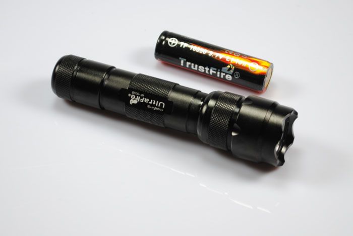 Ultrafire WF-502B LED-ficklampa 1200 lumens 5 lägen hållbar konstruktion camping utomhus gratis frakt