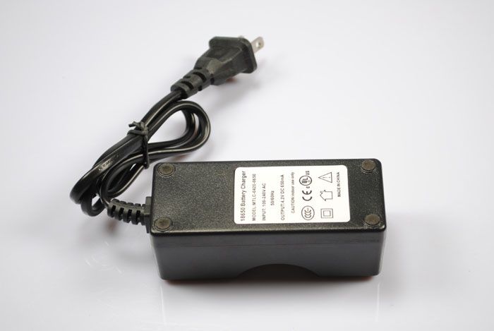 Upptäck Singel 18650 batteriladdare kompakt säker laddare för snabb och effektiv laddning perfekt för resor och vardag