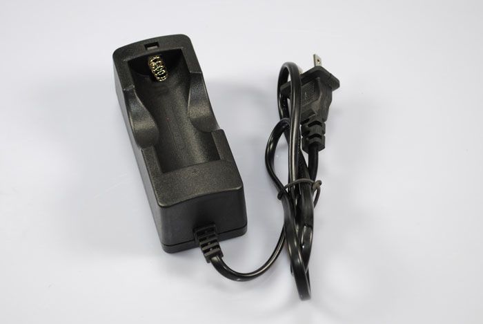 UltraFire Singel 26650 Li-Ion Laddare Svart Kompakt Design Säkerhetsfunktioner Bred Spänningskompatibilitet