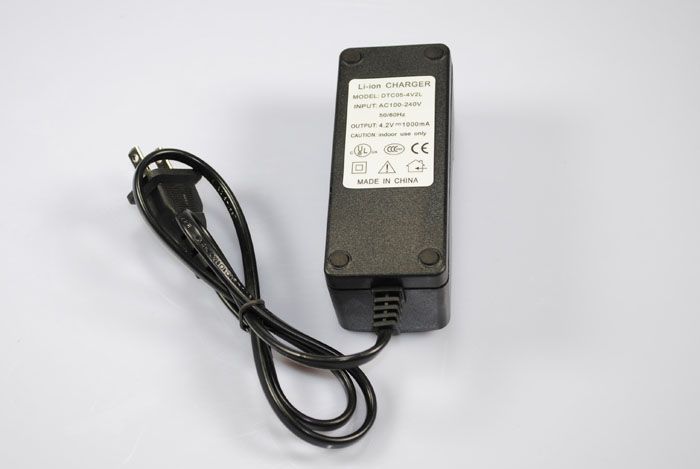 UltraFire Singel 26650 Li-Ion Laddare Svart Kompakt Design Säkerhetsfunktioner Bred Spänningskompatibilitet