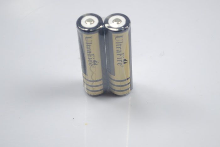 Upptäck Ultrafire BRC 4000MAH 3.7V 18650 batteri Långvarig energi för ficklampor och elektroniska enheter