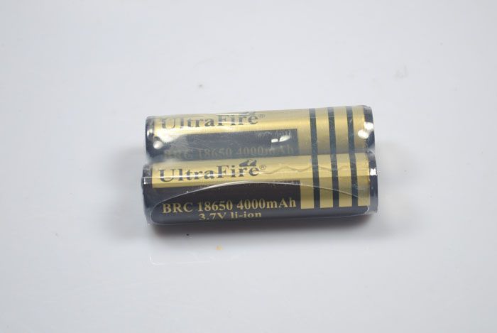 Upptäck Ultrafire BRC 4000MAH 3.7V 18650 batteri Långvarig energi för ficklampor och elektroniska enheter