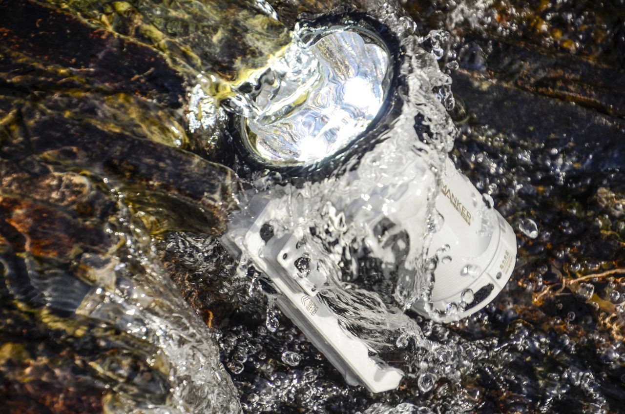 Manker MK38 LED-ficklampa 41500 lumen lång räckvidd hållbar mångsidig för camping och nödsituationer