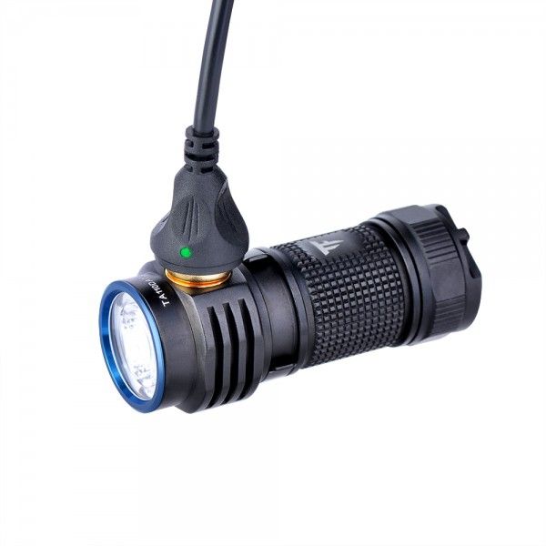 TrustFire MC1 Baton kompakt 1000 lumen LED ficklampa med XP-L HI magnetisk laddning för vardaglig bärbarhet