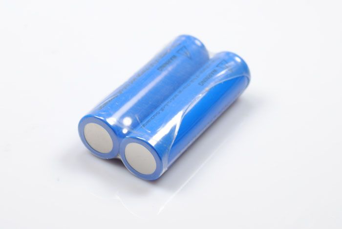 UltraFire LC 3000MAH 3.7V 18650 Li-ion uppladdningsbara batterier hög kapacitet för daglig användning säljs i par