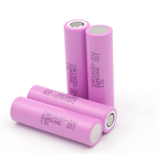 30Q 18650 Uppladdningsbart Litiumjonbatteri 3000mAh 3.7V 4-pack för Ficklampa, Vape, Elverktyg