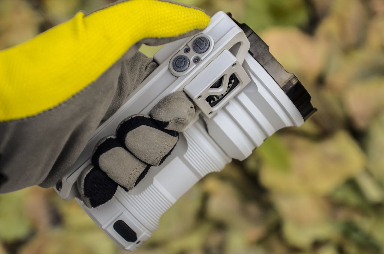 Manker MK38 LED-ficklampa 41500 lumen lång räckvidd hållbar mångsidig för camping och nödsituationer