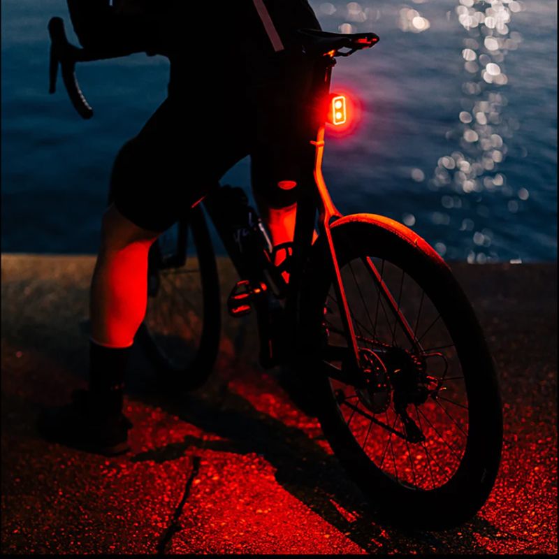 Magicshine SEEMEE300 Smart bakljus med 300 lumen, 360° synlighet, IPX6 vattentät, cykelsäkerhetsljus