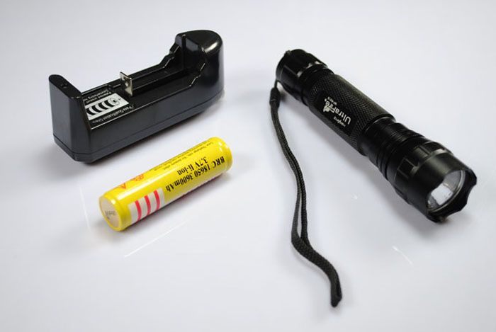 UltraFire WF-501B U2 LED-ficklampa 1300 Lumen Robust Zoombar Campingutrustning Nödljus Taktiskt Ljus