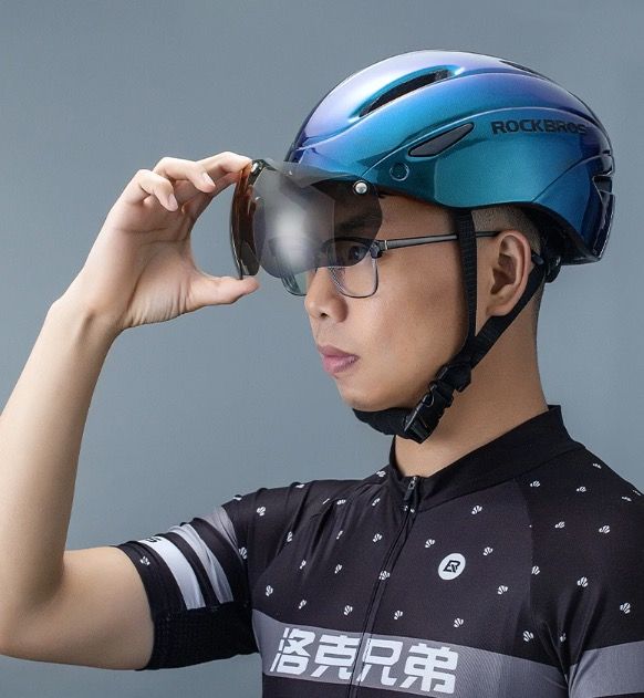 ROCKBROS cykelhjälm ultralätt design med integrerat LED-ljus magnetiska glasögon bekväm och säker